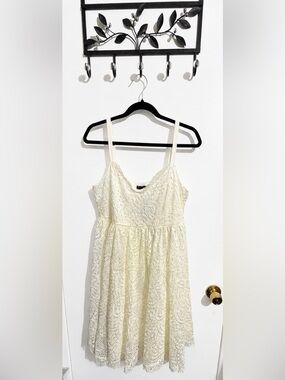 NWT Torrid Ivory Lace Dress – Size 0 (0X) – Romantic Feminine Sleeveless Dress